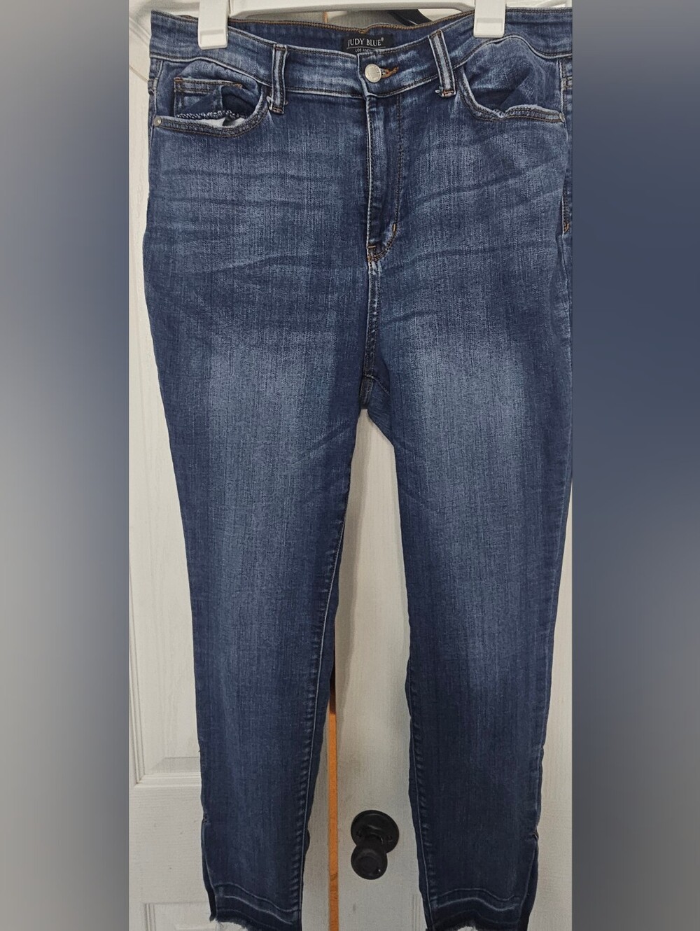 Judy Blue skinny jeans with a high-quality stretch featuring a dark blue wash - Picture 5 of 9